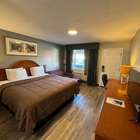 Ozark Inn & Suites Exteriör bild