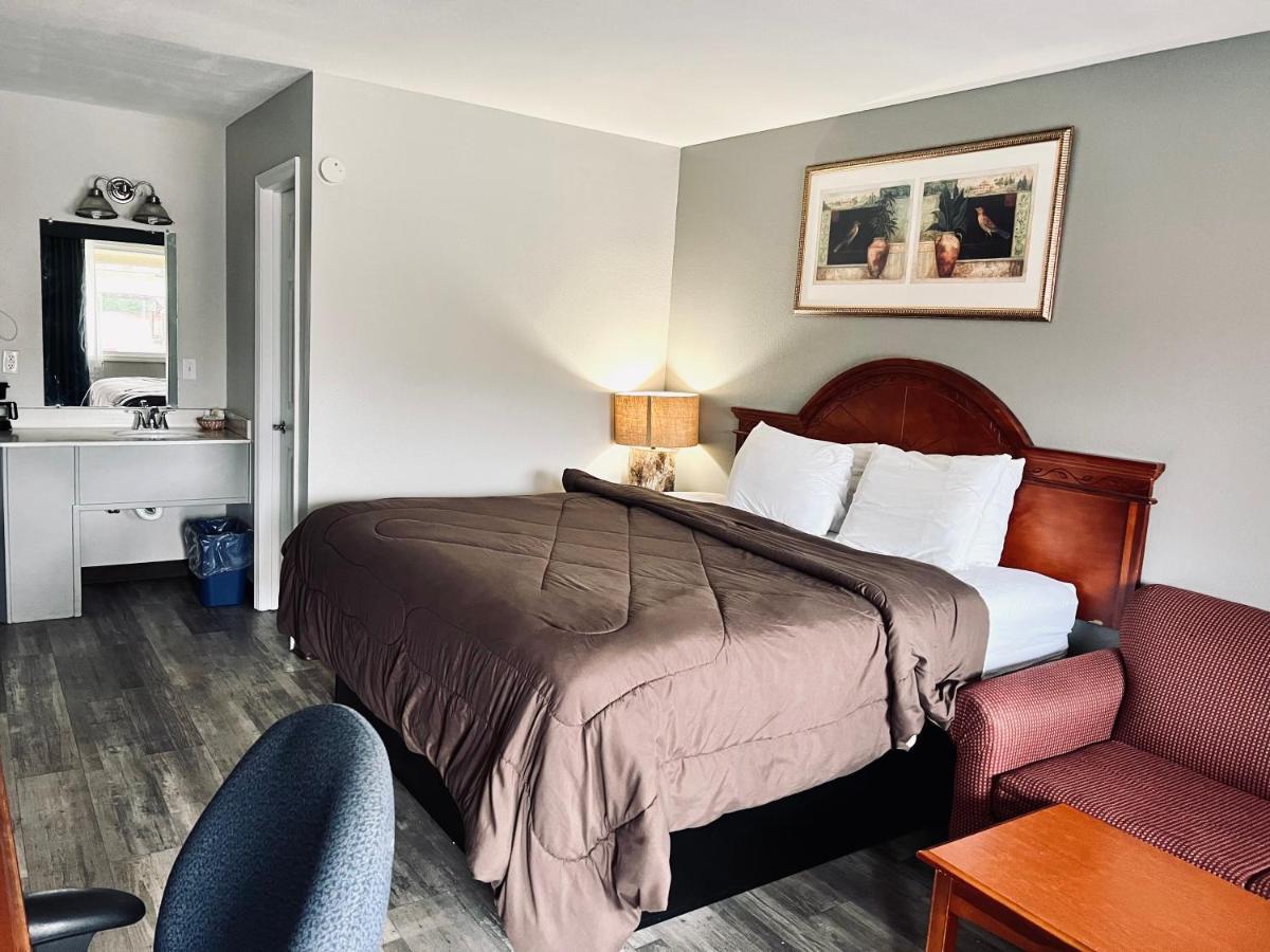 Ozark Inn & Suites Exteriör bild