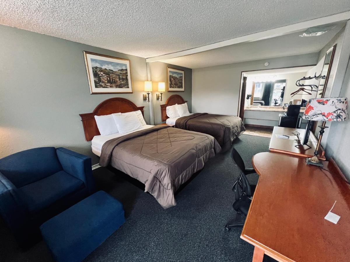 Ozark Inn & Suites Exteriör bild