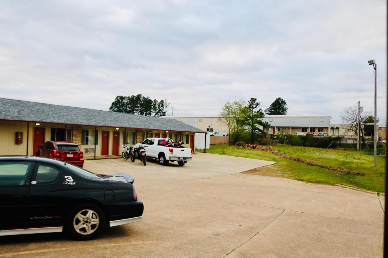 Ozark Inn & Suites Exteriör bild