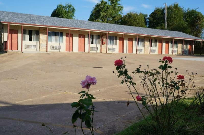 Ozark Inn & Suites Exteriör bild